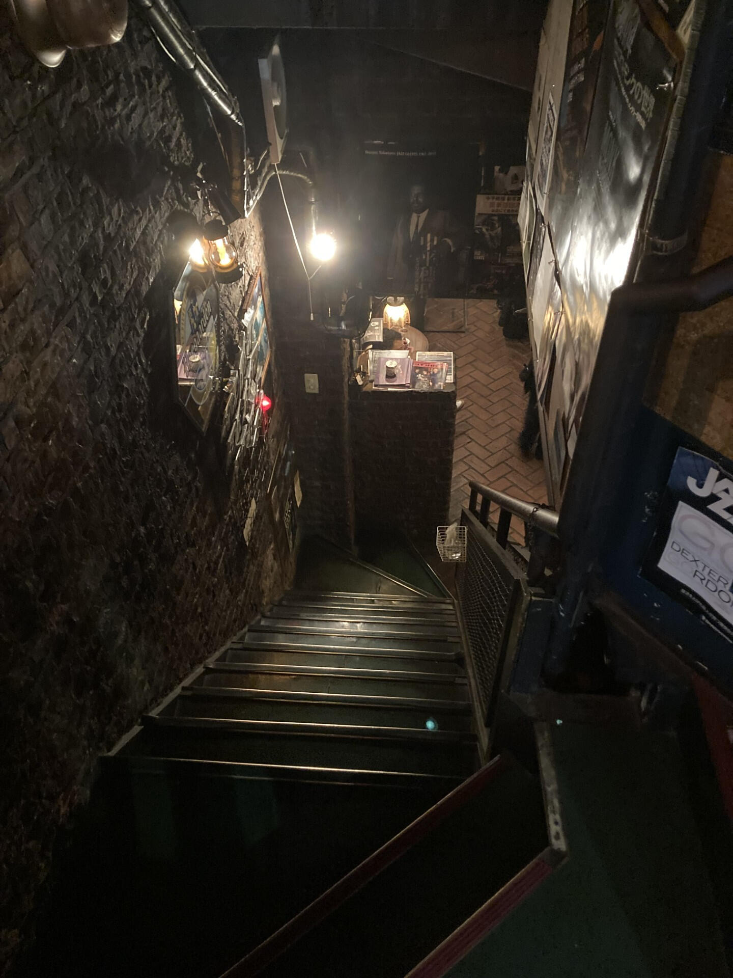 Private, small-group evenings exploring Tokyo's jazz kissas and live clubs. Hosted by long-time jazz devotees and working musicians.